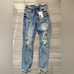 NWT ALMOST FAMOUS VINTAGE HIGH WAISTED MOM JEANS